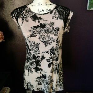 Vintage Style Tee 🖤